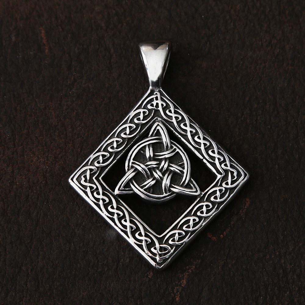 1998 Store | Corrente com Pingente Estilo Viking - Odin | Colares
